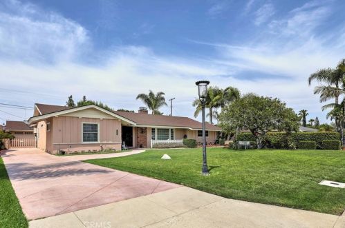 1667 Mells Ln, Anaheim, CA 92802-2422