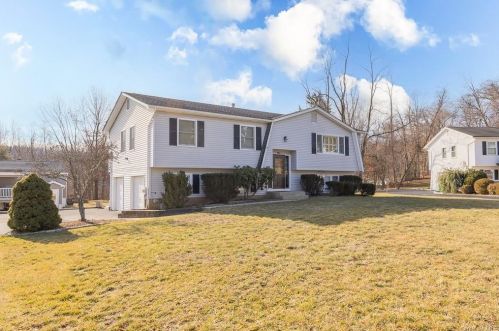 3 Harriman Ct, Garnerville NY  10923-1334 exterior