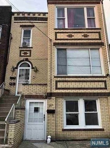 361 Jersey Ave, Fairview NJ  07022-1204 exterior