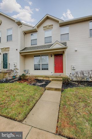 39 Woodbrook Dr, West Deptford, NJ 08051-2179