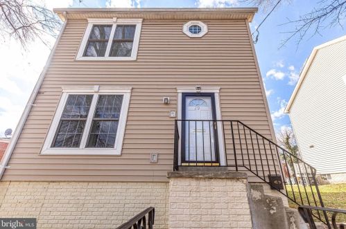 29 Halley Pl, Washington, DC 20032-2330