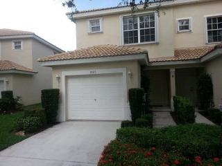 8103 Bellagio Ln, Boynton Beach FL  33472-2739 exterior