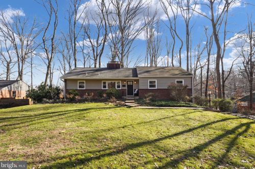 3325 Grass Hill Ter, Falls Church, VA 22044-1232
