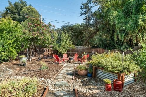 2584 White Ave, Chico CA  95973-0621 exterior