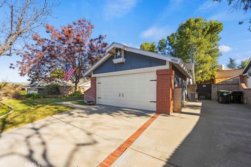 27810 Crookshank Dr, Santa Clarita, CA 91350-1377