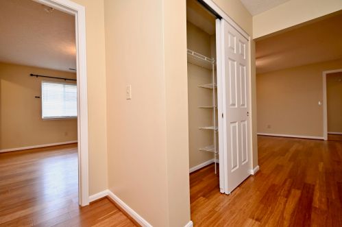 701 Napa Valley Ln, Covington, KY 41017-5115