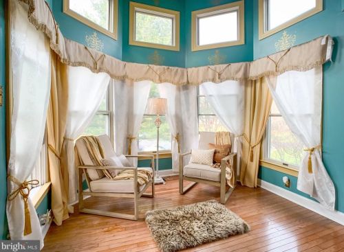 32 Sunrise Ct, Southampton PA 18966-1981 exterior