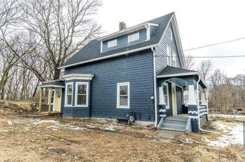 18 Leyden St, Putnam CT  06260-1718 exterior