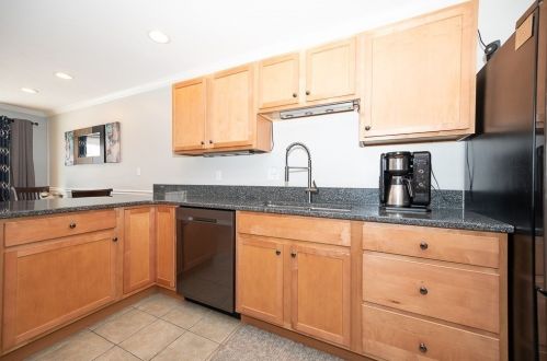 7 Birchbrush Ln, Worcester, MA 01606-1191