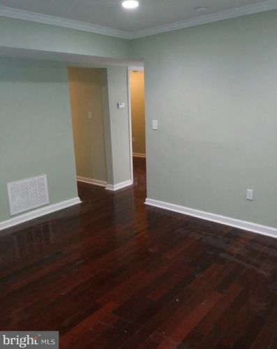 3870 9th St, Washington, DC 20032-4031