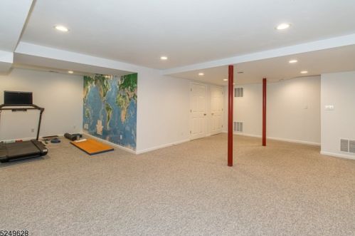 11 Autumn Dr, Scotch Plains NJ  07076-2431 exterior