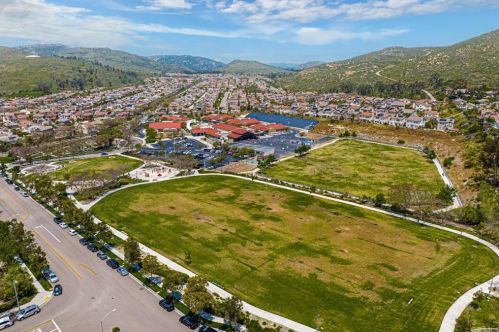 16907 New Rochelle Way, San Diego CA 92127-7600 exterior