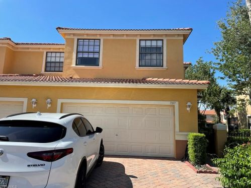 7337 Bristol Cir, Naples FL  34120-0696 exterior
