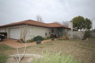 127 Queen Ln, Madera, CA 93637-2677