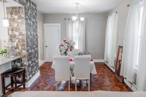 222 Maple Ave, East Orange NJ  07017-4504 exterior