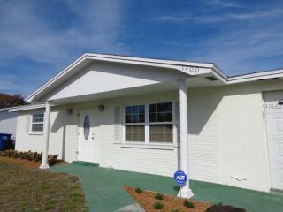 1400 Solar Dr, Tarpon Springs, FL 34691-4938