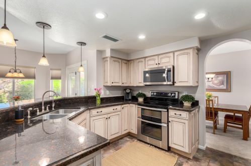 614 Sierra Madre Ave, Gilbert, AZ 85233-5846