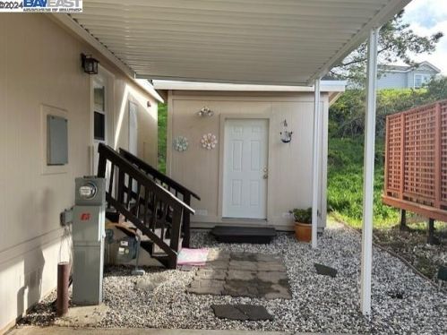 176 Harbor Dr, Daly City CA  94014-2829 exterior