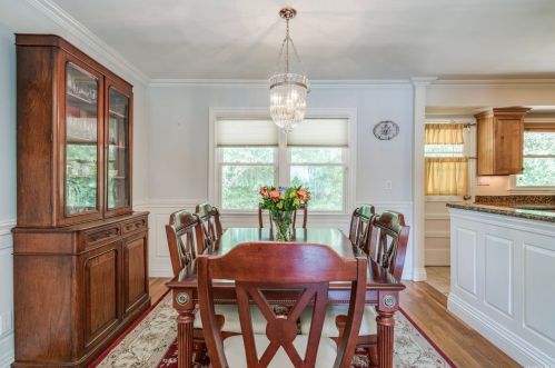 9 Doris Ct, Northport NY  11768-2000 exterior