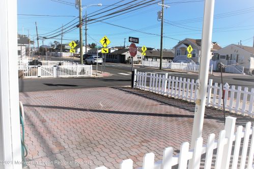 103 Dune Way, Lavallette NJ  08735-1714 exterior
