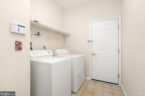 135 Burholme Dr, Trenton NJ 08691-3336 exterior