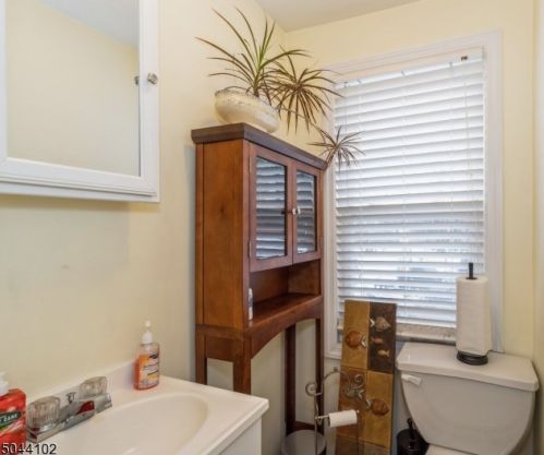 82 Montgomery St, Bloomfield NJ  07003-6064 exterior