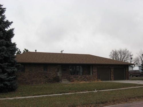 910 State St, Creighton NE  68729-2902 exterior