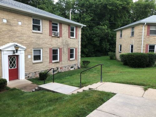 1321 Randolph Ct, Milwaukee WI  53212-1836 exterior