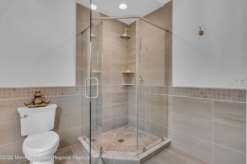 1101 Riverview Dr, Brielle NJ 08730-1121 exterior