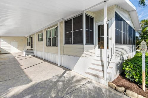 3005 Bimini Bay, Boynton Beach FL  33436-2207 exterior