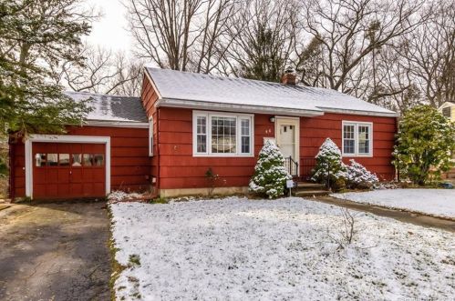 48 Hotchkiss Ter, Ansonia, CT 06401-1352