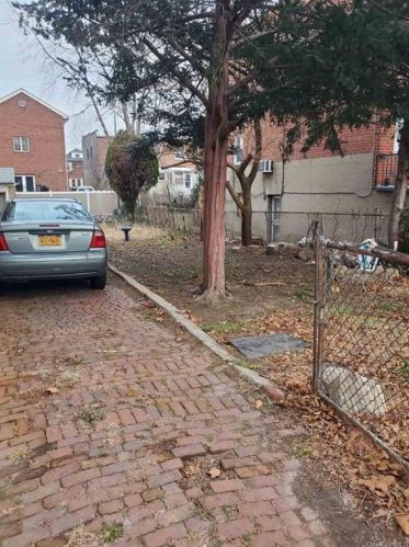 1646 Bogart Ave, Bronx, NY 10462-4004