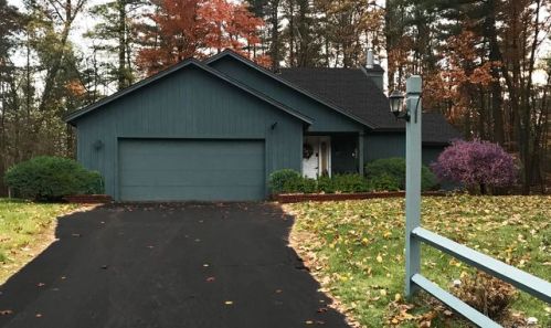 95 Meadow Rue Pl, Ballston Spa, NY 12020-4368