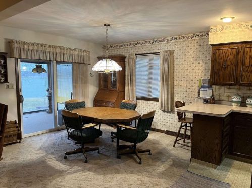 1462 Lakeshore Dr, Menasha WI  54952-1326 exterior