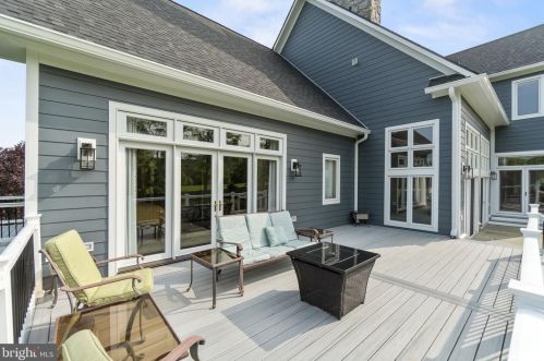 17621 Stonegait Ct, Round Hill VA  20141-2264 exterior