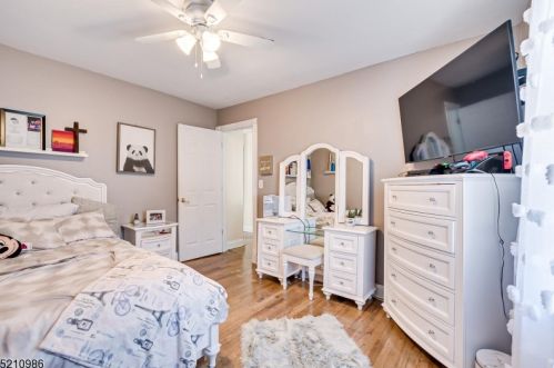 112 20th Ave, Manville NJ  08835-1640 exterior