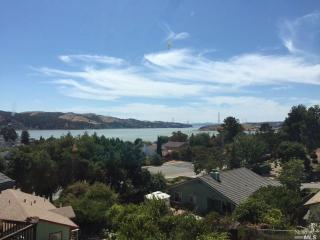71 Carolina Dr, Benicia, CA 94510-2518