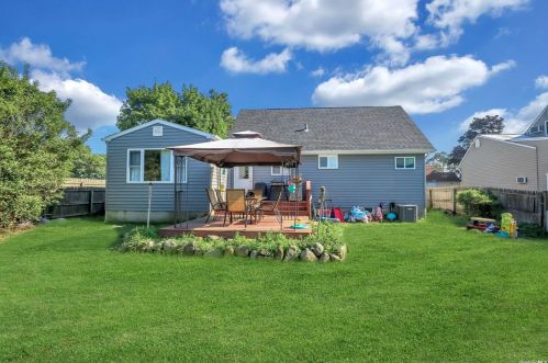 312 37th St, North Lindenhurst NY  11757-2607 exterior