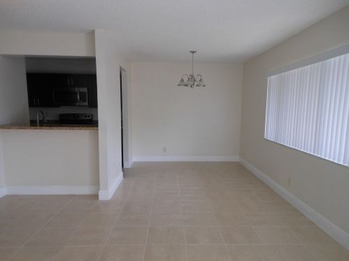 919 Meadows Cir, Boynton Beach FL  33436-8929 exterior