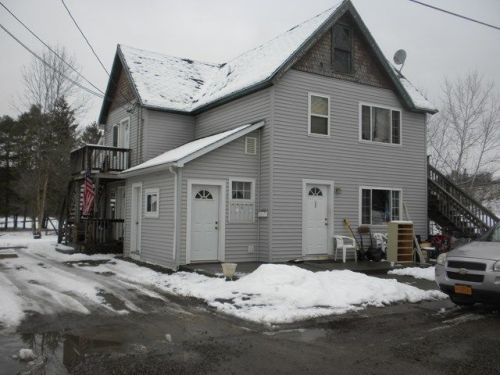 17 West St, Bath, NY 14810-1048