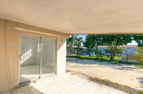 8440 15th Ct, Hollywood FL 33024-4943 exterior