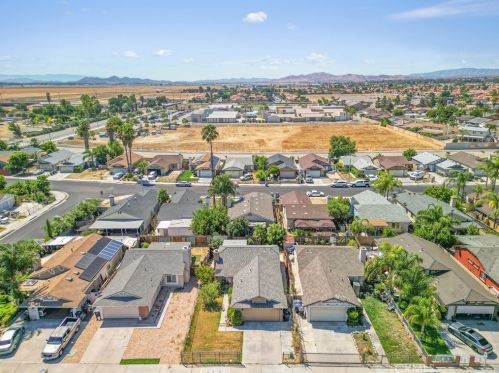 743 Mariner Dr, Perris CA  92571-3822 exterior