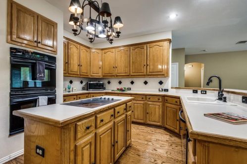 1422 Tascosa Ct, Allen TX  75013-1110 exterior