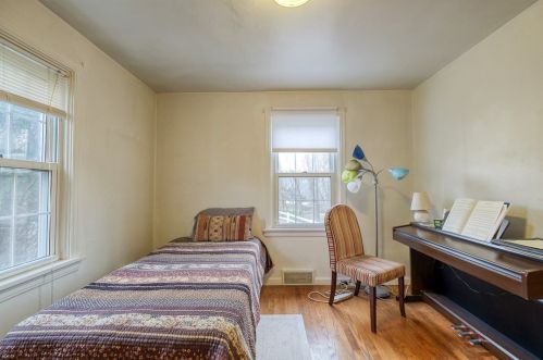 10 Oakwood Ter, Oakmont PA  15139-1016 exterior