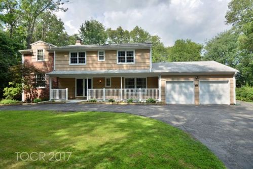 148 Kakeout Rd, Kinnelon, NJ 07405-1945