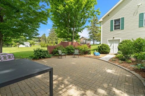 1 Reservoir Dr, Wallingford CT  06492-1862 exterior