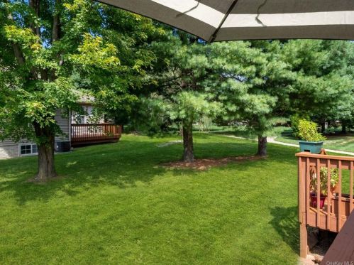248 Crestwood Ct, Fishkill NY  12524-3312 exterior