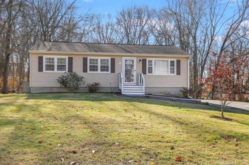 25 Bow Ln, Norwich, CT 06351-1406