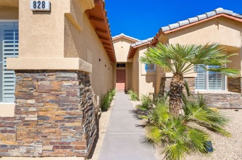 828 Mira Grande, Palm Springs CA  92262-1209 exterior