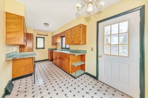 328 11th Ave, New Brighton PA  15066-1439 exterior